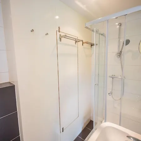 Superb 90m2 With Garden - Ks8a דירה *