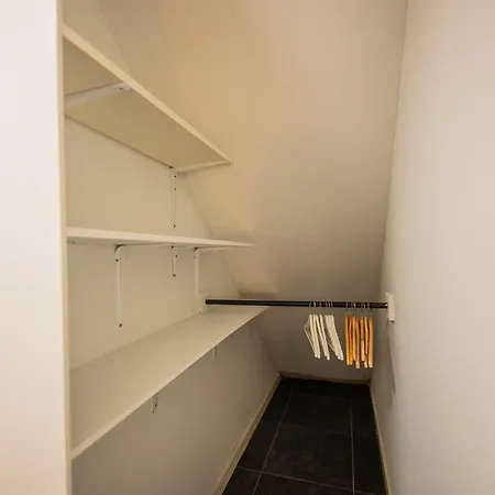 Superb 90m2 With Garden - Ks8a アパート